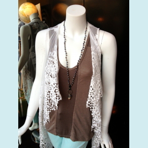 Felicia necklace with pearl beads